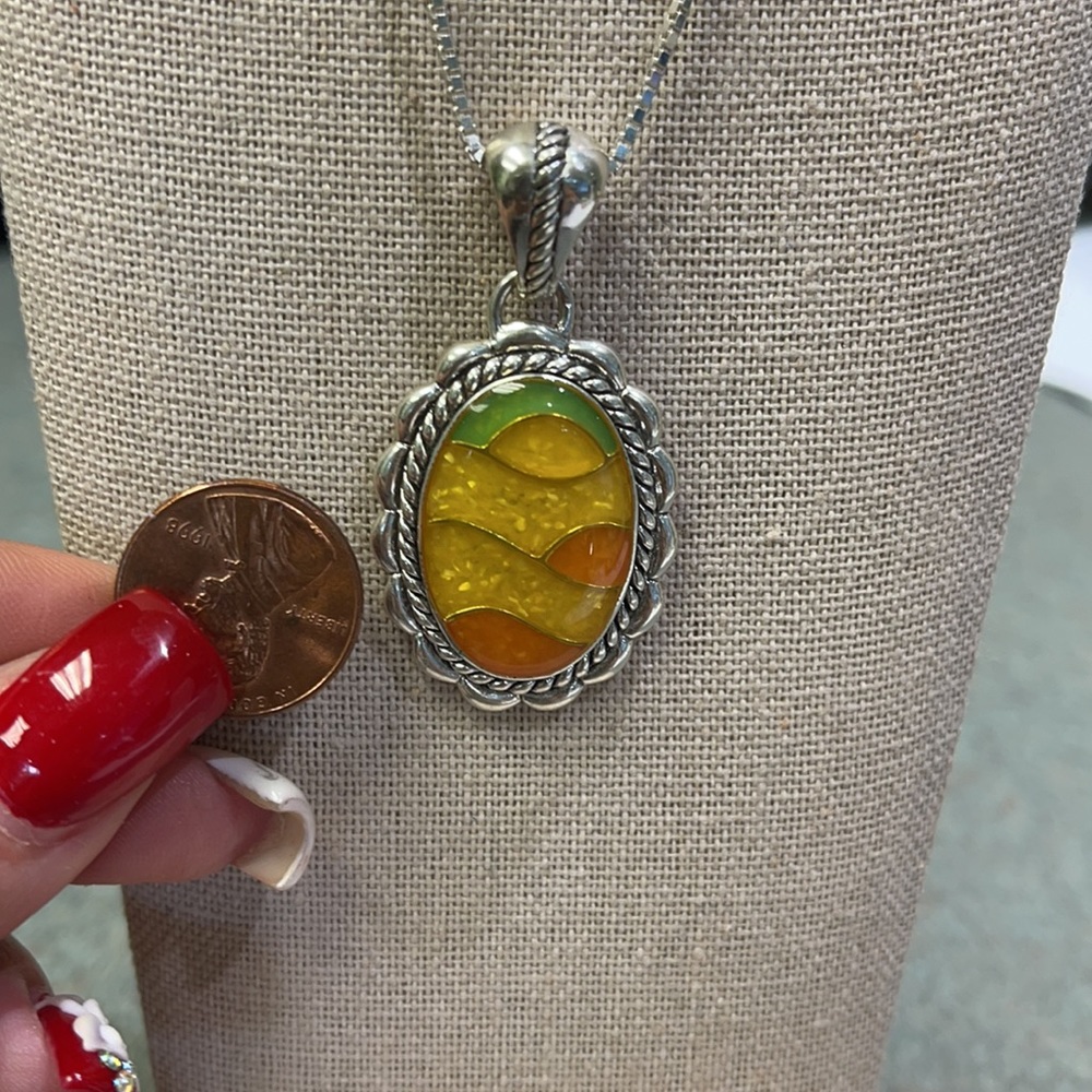 Pendant - Picture 2 of 3